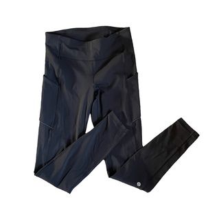Lululemon, size 6. EXCELLENT CONDITION